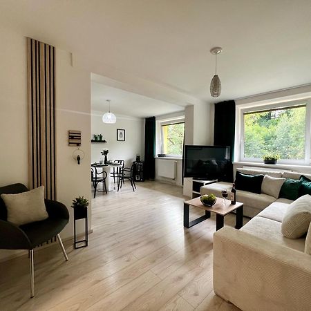 Apartmany New Forest Retreat - U Lesa, S Parkovanim, 300Mbit Internet เยเซนิค ภายนอก รูปภาพ