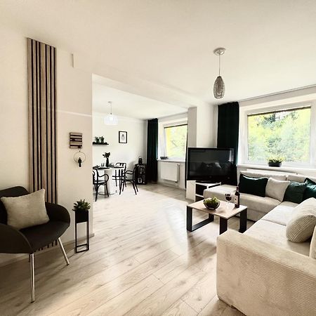Apartmany New Forest Retreat - U Lesa, S Parkovanim, 300Mbit Internet เยเซนิค ภายนอก รูปภาพ