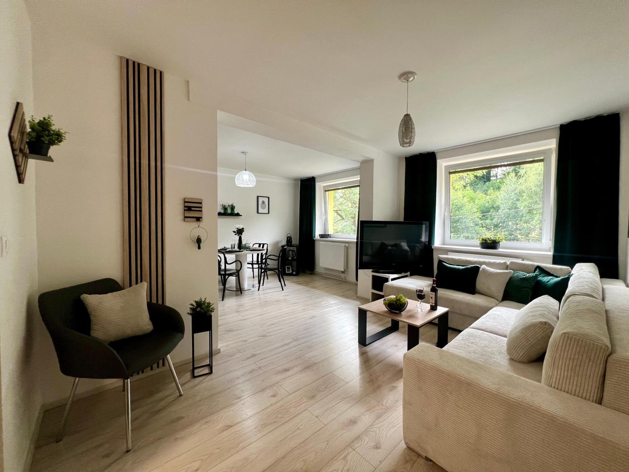 Apartmany New Forest Retreat - U Lesa, S Parkovanim, 300Mbit Internet เยเซนิค ภายนอก รูปภาพ
