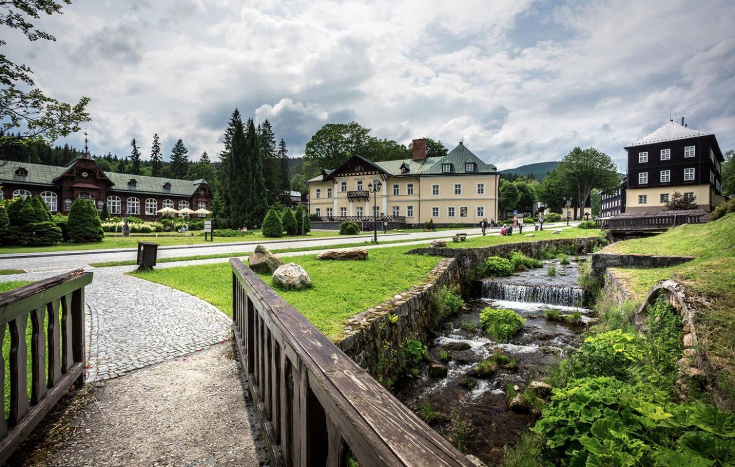 Apartmany New Forest Retreat - U Lesa, S Parkovanim, 300Mbit Internet เยเซนิค ภายนอก รูปภาพ