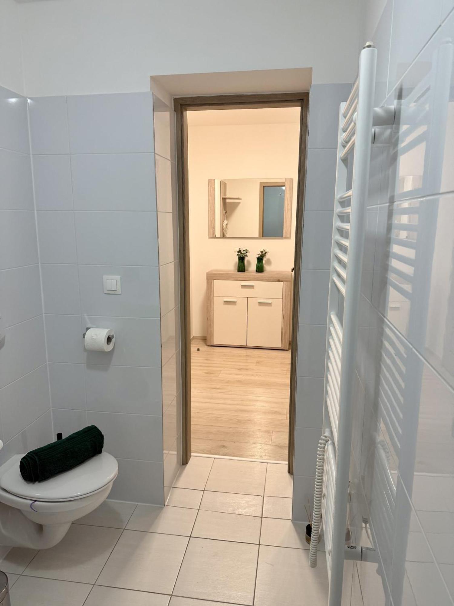 Apartmany New Forest Retreat - U Lesa, S Parkovanim, 300Mbit Internet เยเซนิค ภายนอก รูปภาพ