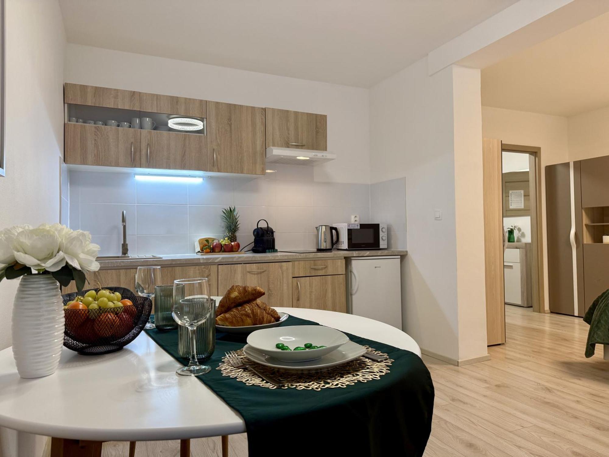 Apartmany New Forest Retreat - U Lesa, S Parkovanim, 300Mbit Internet เยเซนิค ภายนอก รูปภาพ