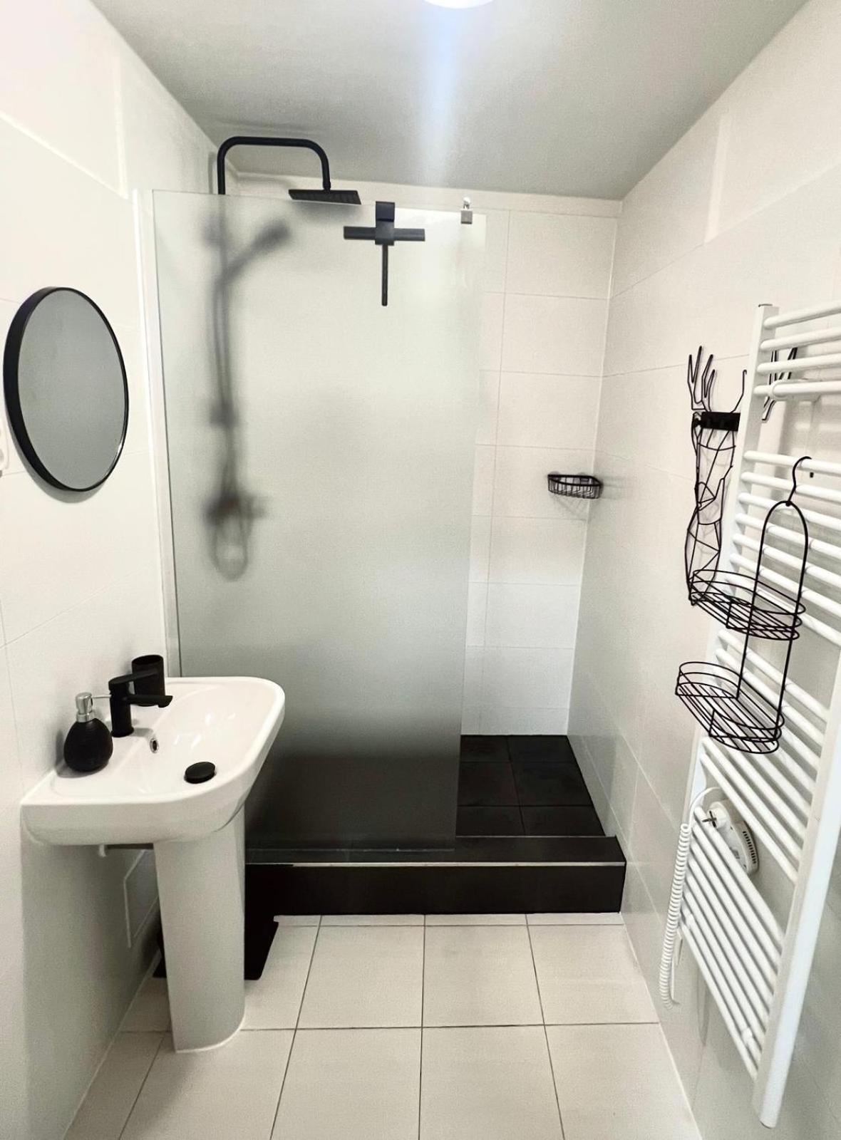 Apartmany New Forest Retreat - U Lesa, S Parkovanim, 300Mbit Internet เยเซนิค ภายนอก รูปภาพ