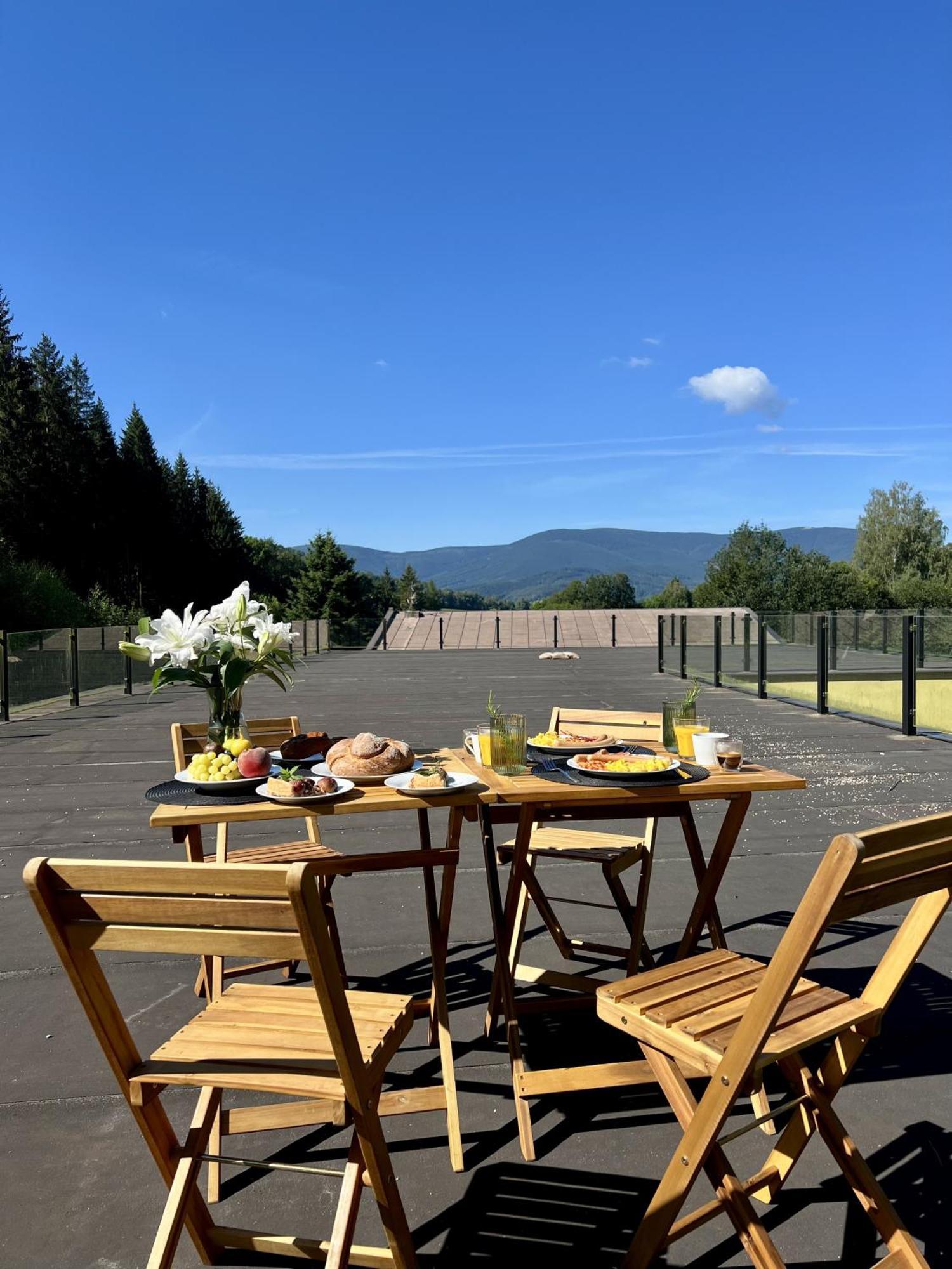Apartmany New Forest Retreat - U Lesa, S Parkovanim, 300Mbit Internet เยเซนิค ภายนอก รูปภาพ